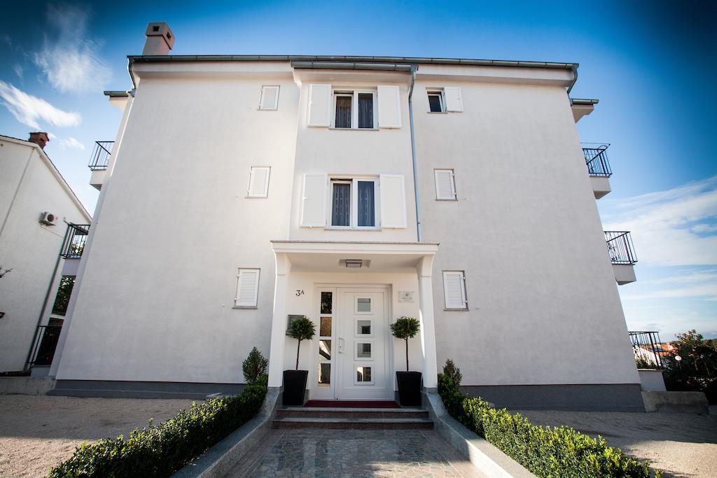 Apartments Bogovic Malinska Exterior photo