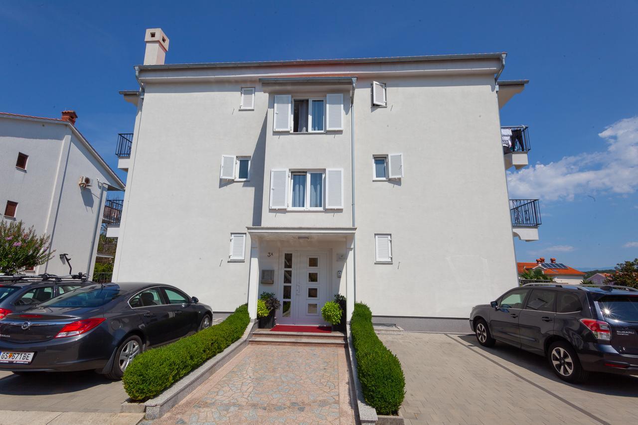Apartments Bogovic Malinska Exterior photo