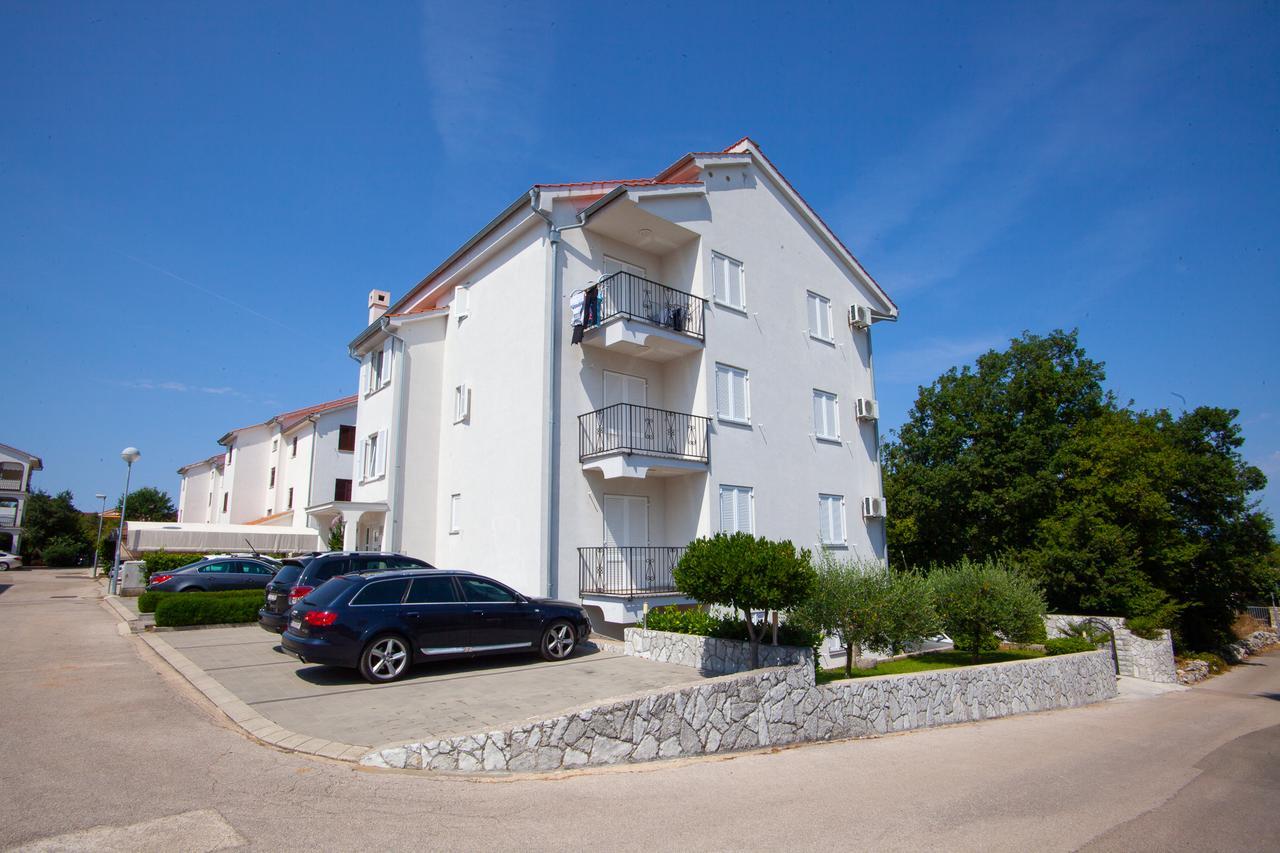 Apartments Bogovic Malinska Exterior photo